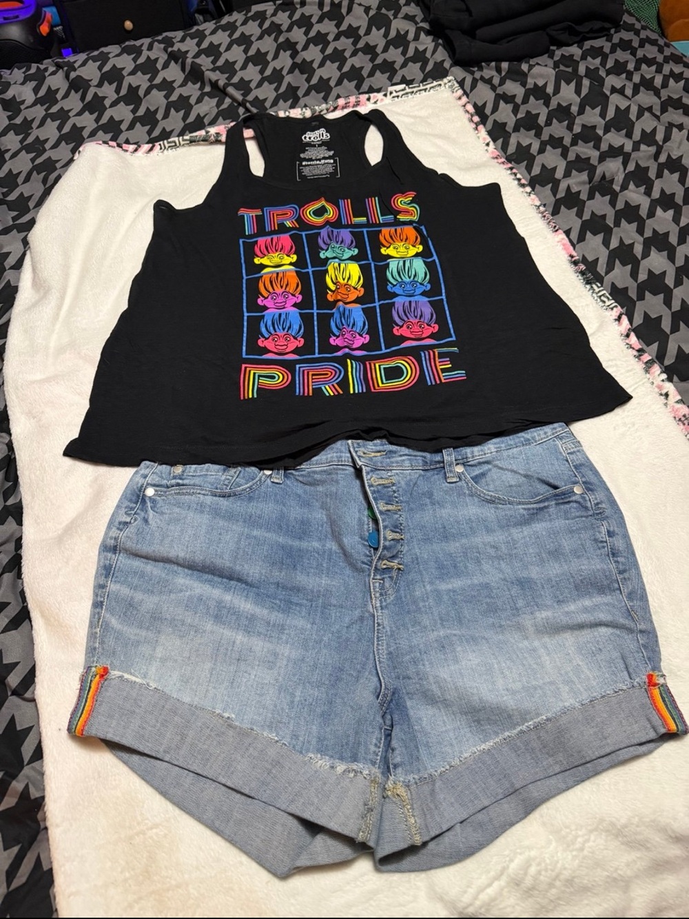 NWOT PRIDE OUTFIT torrid Black High-Waist Denim Shorts with Rainbow Trim
